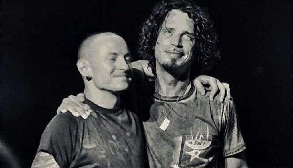 Image of Chris Cornell &amp; Chester Bennington together on stage